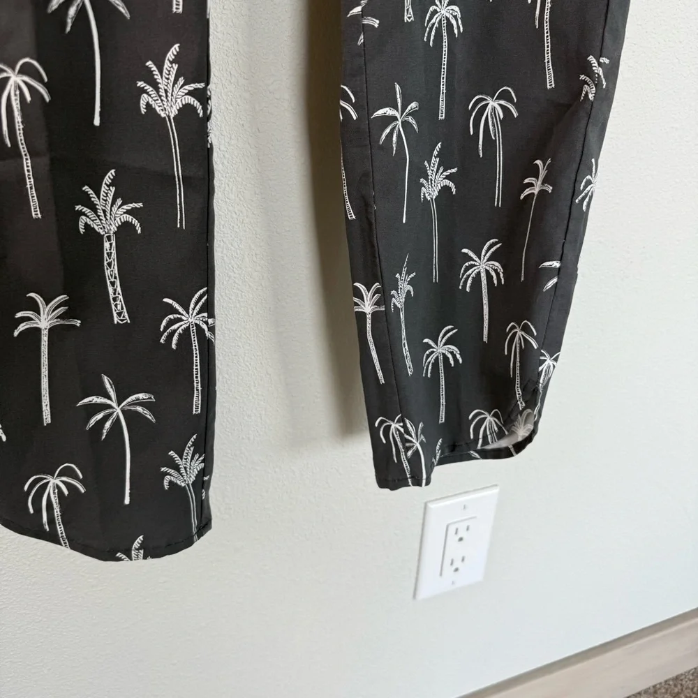 NWOT Marine Layer Allison Palm Print Casual Pant Women’s Size Medium Grey